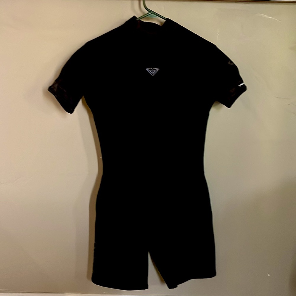 Roxy Neoprene wet suit. 65-70 degrees F